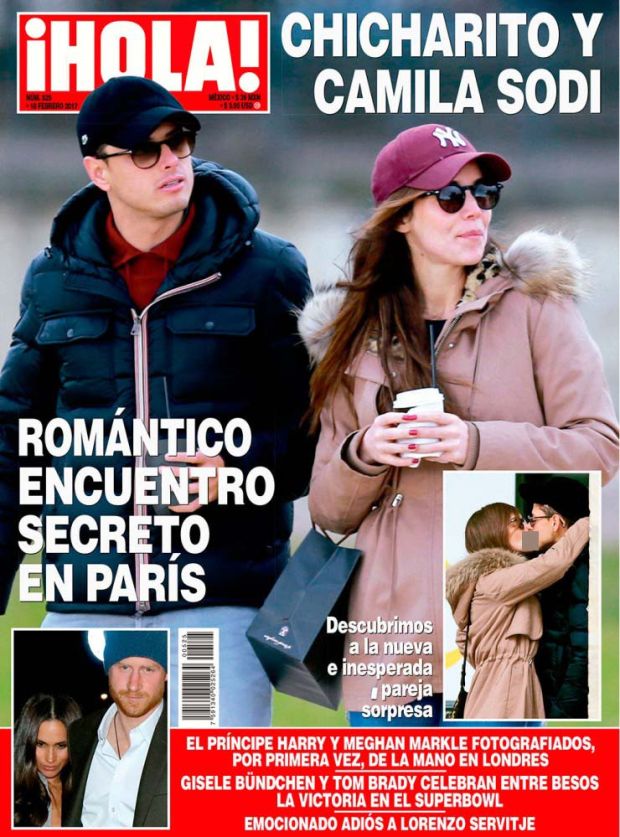 Chicharito dan Camila Sodi sedang berkencan di Paris dalam headline Hola. (Foto-Hola Magazine)