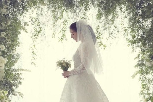 Foto-foto Cantik Choi Ji Woo di Momen Pernikahan