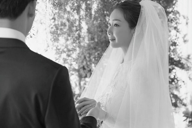 Foto-foto Cantik Choi Ji Woo di Momen Pernikahan