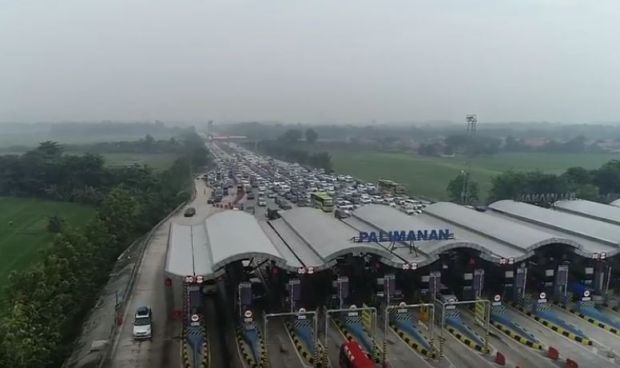 Tol Cipali Padat Lancar, Antrean Mengular di Gerbang Palimanan