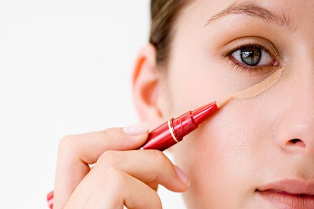 Tampil Lebih Muda, Aplikasikan Teknik Makeup yang Tepat
