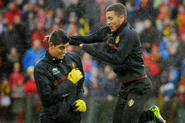 Thibaut Courtois (kiri) dan Eden Hazard (kanan) jadi incaran Real Madrid Real Madrid incar Thibaut Courtois dan Eden Hazard