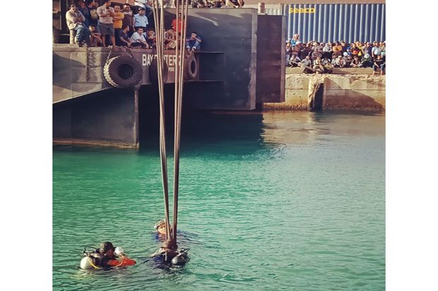 Ditimpa Sling Crane, Kahar Ditemukan Tewas di Dalam Laut