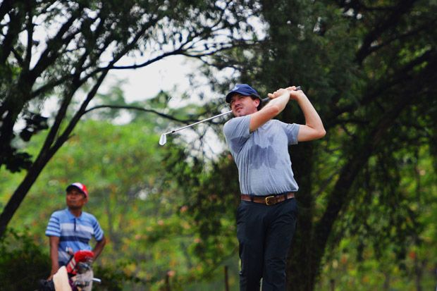 Nitithorn Thippong dan David Gleeson Pimpin Putaran Cut-off