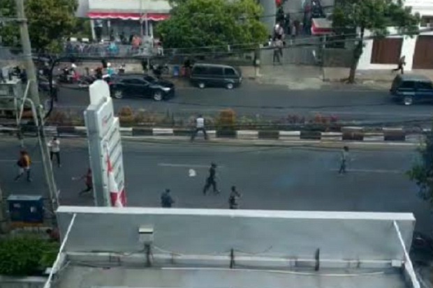 Polisi Pukul Mundur Demo Mahasiswa Papua di Malang