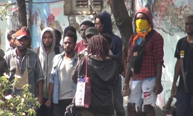 Polisi Pukul Mundur Demo Mahasiswa Papua di Malang