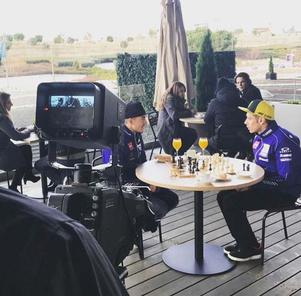 Di balik layar peresmian tim Yamaha Factory Racing untuk MotoGP 2017. (Foto-twimg)