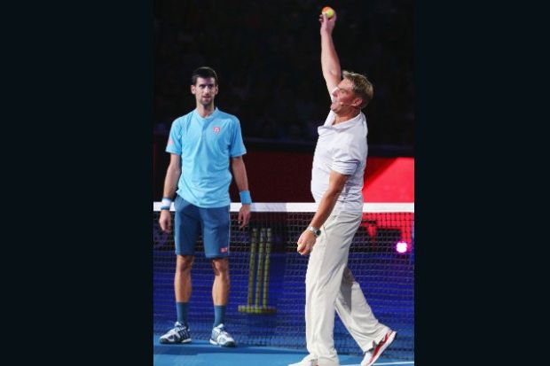 Ketika Djokovic Tepikan Raket Demi Berlatih Kriket
