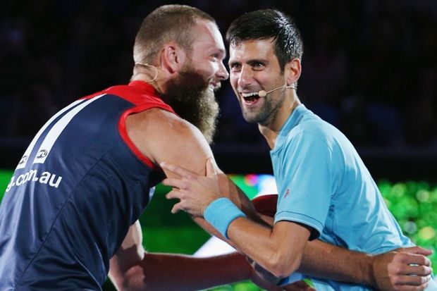 Ketika Djokovic Tepikan Raket Demi Berlatih Kriket