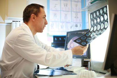10 Profesi Dokter Spesialis Idaman Generasi Muda