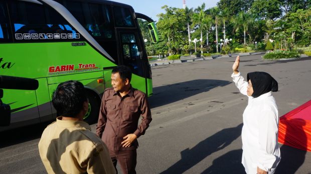 68 Orang Gila di Surabaya Dipulangkan ke Kampung Halaman