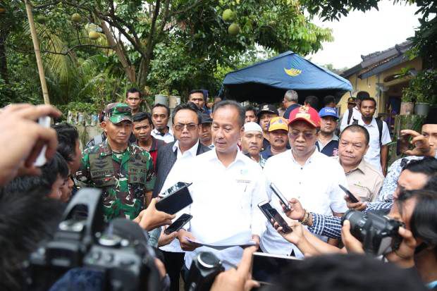 Mensos Kunjungi dan Beri Bantuan untuk Korban Gempa dan Longsor NTB