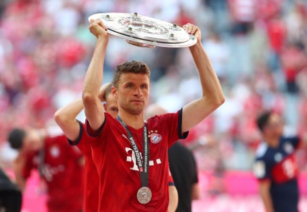 Bayern Muenchen Rayakan Gelar Bundesliga Keenam Beruntun