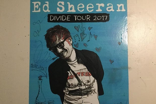 Alami Kecelakaan, Ed Sheeran Tunda Tur Konser Asia?