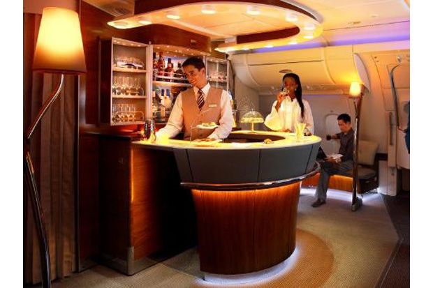 Adu Kemewahan untuk Penumpang First Class