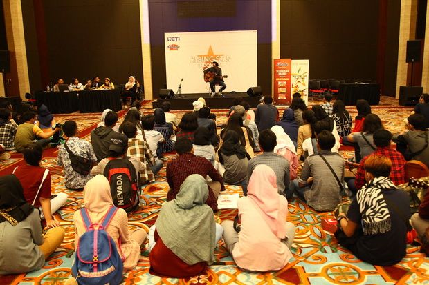 Ratusan Peserta Gruduk Audisi Rising Star 2018 di Jakarta