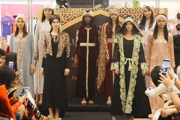 Sambut Idul Fitri, Itang Yunasz Hadirkan Koleksi untuk Wanita Aktif