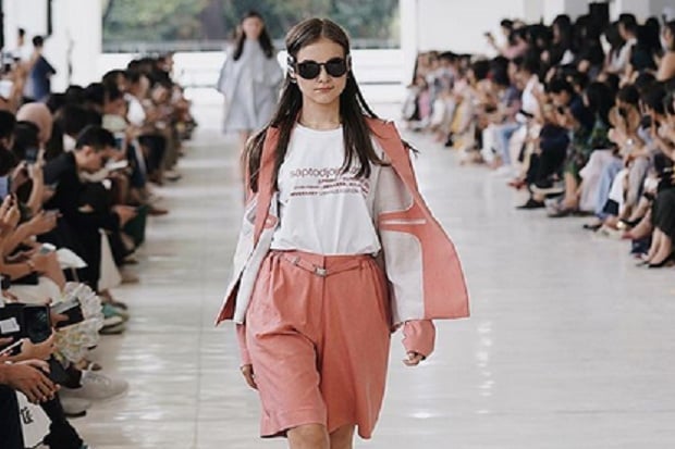 Koleksi Spring Summer Tandai 1 Dekade Sapto Djojokartiko Berkarya