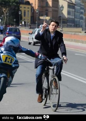 Bikin Ulah di Lintasan Balap, Romano Fenati Jadi Bahan Meme Lucu