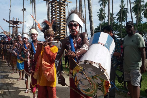 Festival Suling Tambur, Menikmati Sisi Lain Keindahan Raja Ampat Papua