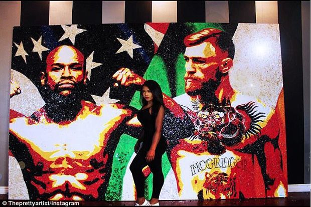 Mayweather Abadikan McGregor dalam Karya Seni Pecahan Kaca