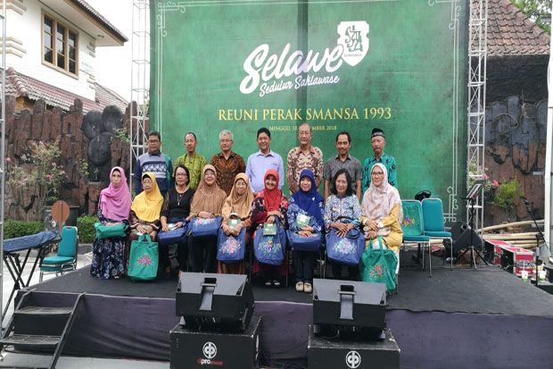 Alumni SMA 1 Surakarta 1993 Gelar Reuni dengan Silaturahmi dan Berbagi