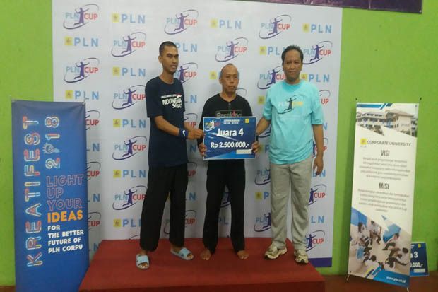 Kalahkah TVRI, NET TV Juara Turnamen Badminton Antarmedia PLN Cup 2018