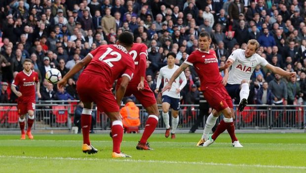 Asmir Begovic Ikut Kritisi Lini Bertahan Liverpool