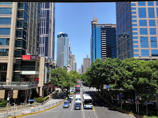 ZTE Ungkap Foto-Foto Axon 10 Pro Berkemampuan 20x Hybrid Zoom
