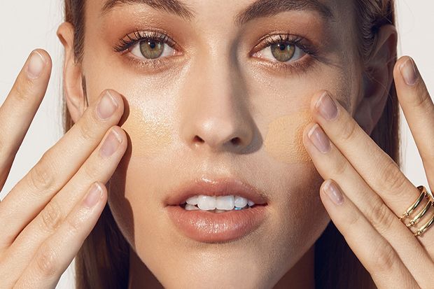 Tampil Lebih Muda, Aplikasikan Teknik Makeup yang Tepat