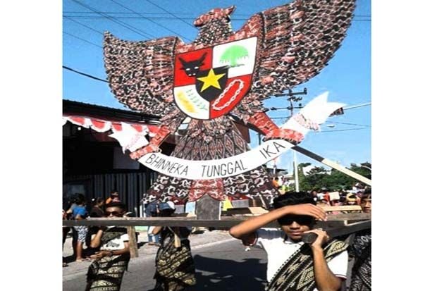 Memukau, Simbol Burung Garuda Berbahan Tenun Ikat Khas Sumba
