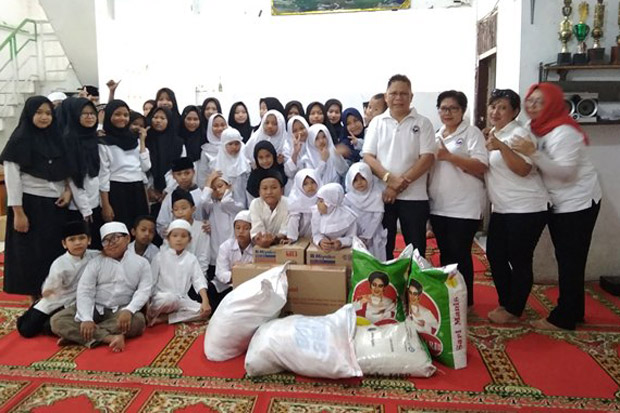 Relawan Liliana Tanaja Tanoesoedibjo Bantu Anak Yatim di Panti Asuhan