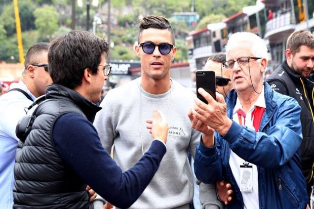 Ronaldo Keliling Sirkuit Monte Carlo dan Kunjungi Garasi Hamilton
