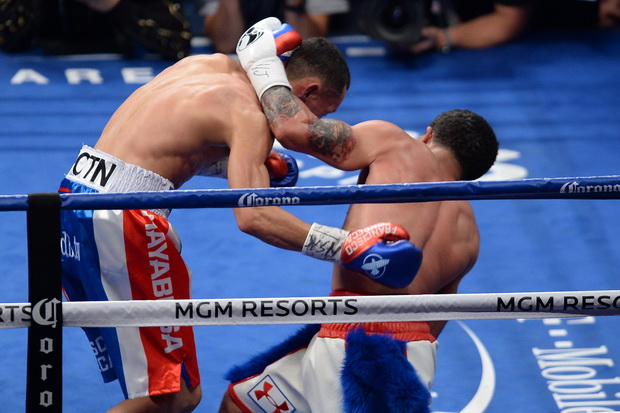 Gervonta Davis berhasil merobohkan Francisco Fonseca di ronde kedalapan dalam pertarungan di Las Vegas, Amerika Serikat, Minggu (27/8/2017)