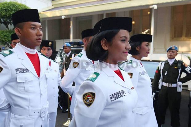 Gloria Natapradja dan Perjuangan Menjadi Orang Indonesia