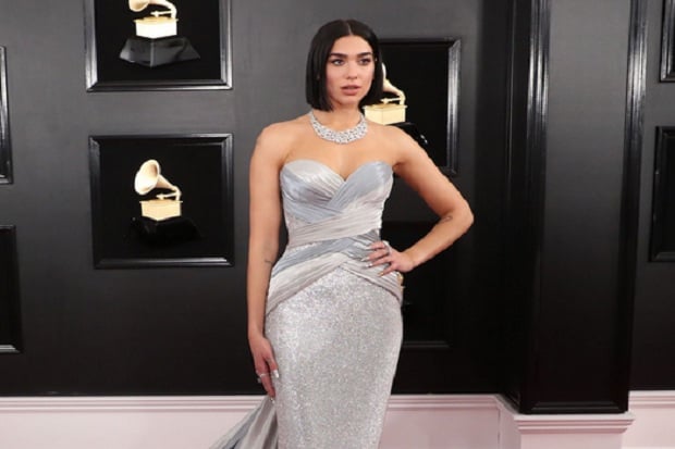 8 Selebritis Berbusana Terbaik di Grammy Awards 2019