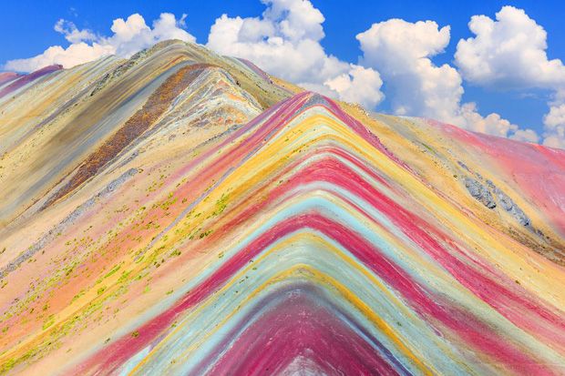 Keindahan Gunung Pelangi di Peru Jadi Buruan Pecinta Selfie