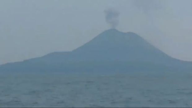 Walau Terus Erupsi Ketinggian Gunung Anak Krakatau Bertambah 40 Meter
