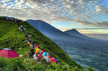 Daftar Gunung di Pulau Jawa untuk Pendaki Pemula