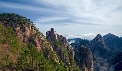 Mengenal Hamparan Gunung Terbesar dan Tertinggi di Dunia