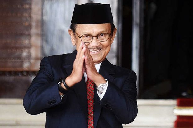 Kekhasan Gaya Busana 7 Presiden Indonesia