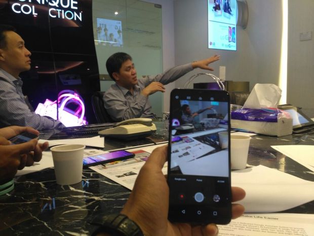 Mengupas Tuntas Smartphone dengan Kemampuan Dua Wajah