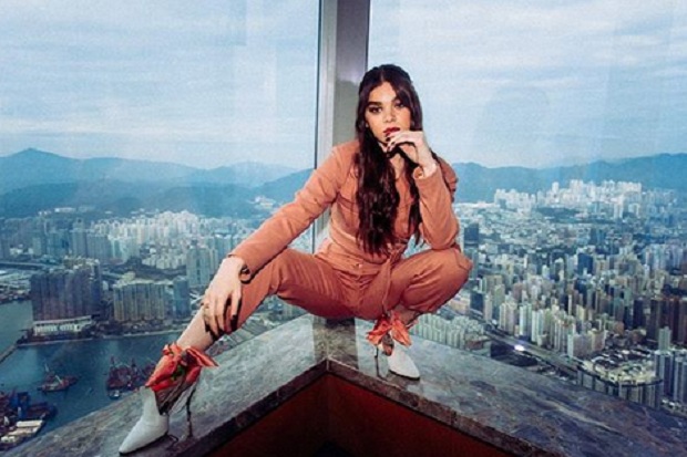 Hailee Steinfeld Populer Berkat Spider-woman dan Ratu Bumblebee