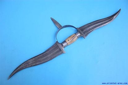 Senjata Tradisional Mematikan, Bentuknya Unik Banget