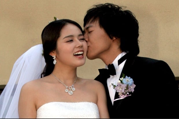 10 Pasangan Artis Ini Menikah Setelah Main Drama Romantis