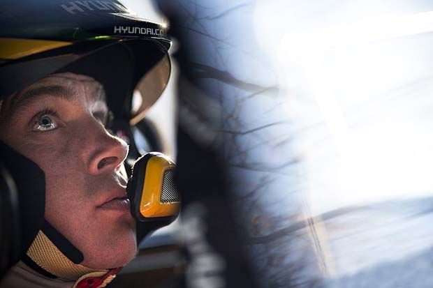 Hayden Paddon di dalam kokpit mobil Hyundai i20 coupe WRC di Reli Monte Carlo 2017. (Foto-Motorsport)