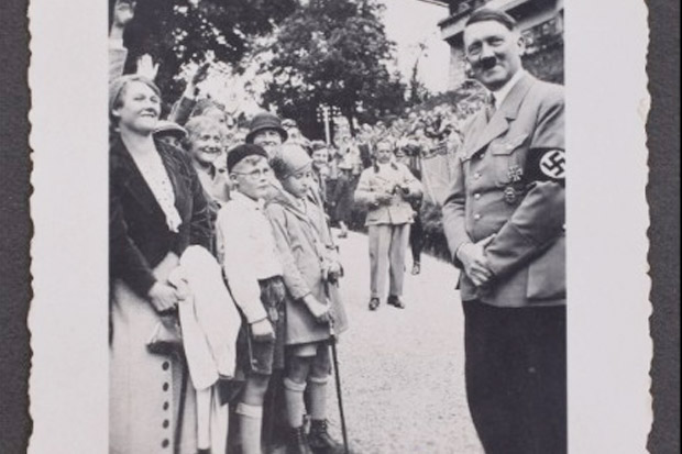 Hitler foto anak anak