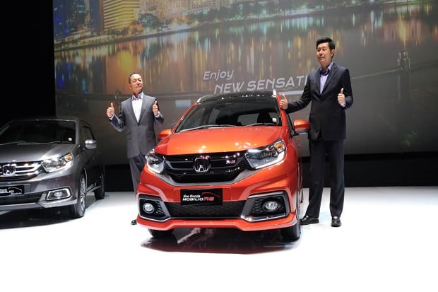 Small MPV Mitsubishi Diadu dengan 4 Mobil Pesaingnya