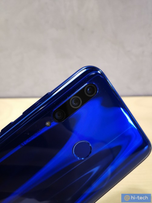 Muncul Bocoran Tiga Kamera Belakang Honor 10i di Jagad Maya