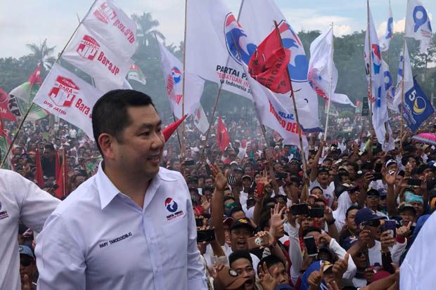 Dampingi Jokowi di Banyuwangi, HT Optimistis Warga Jatim Menangkan 01